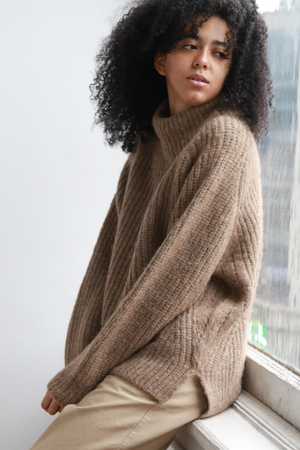 SIDE VIEW FOUNDATION SWEATER FOUR OBJECTS